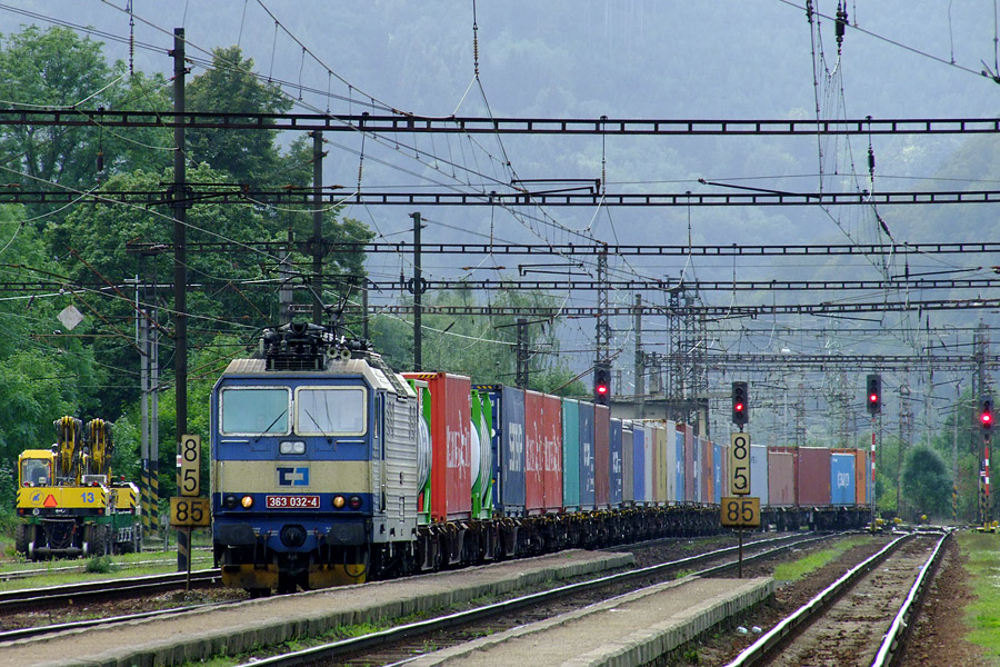 363 032-4