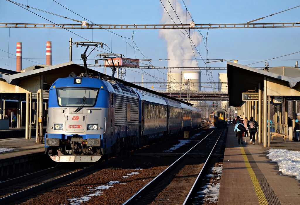 380 001-8