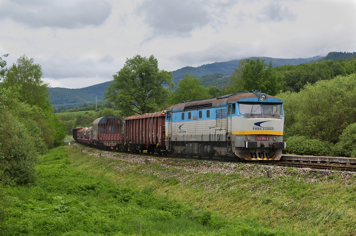 752 051-3