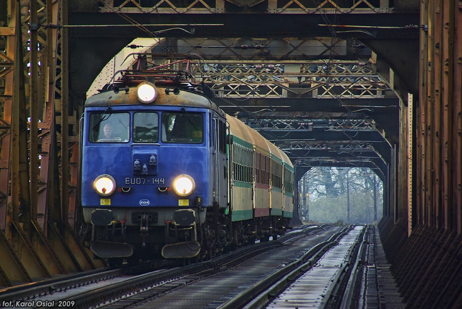 EU07-144