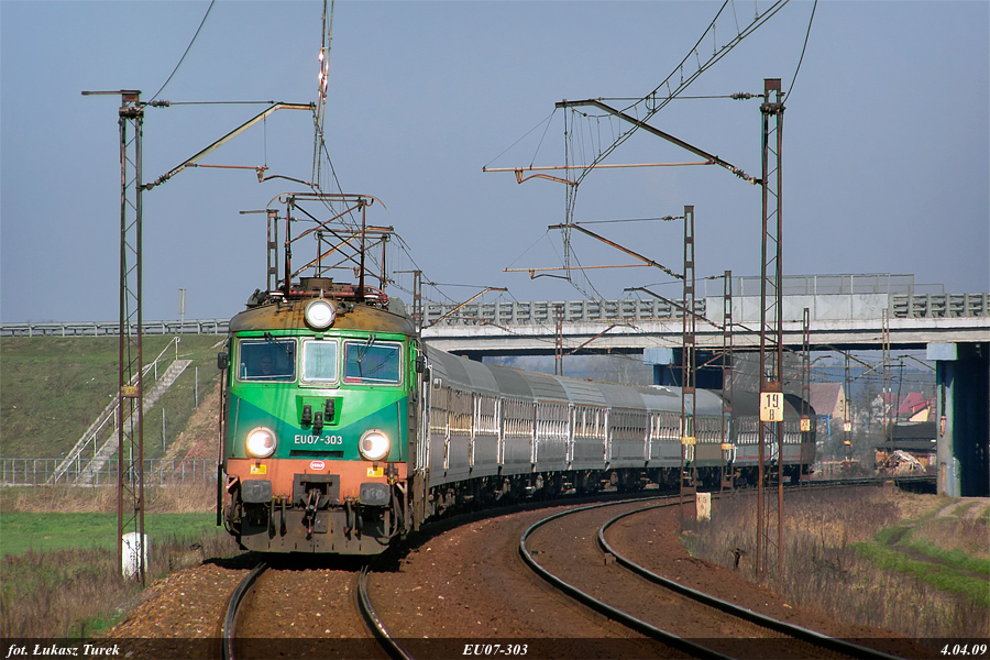 EU07-303