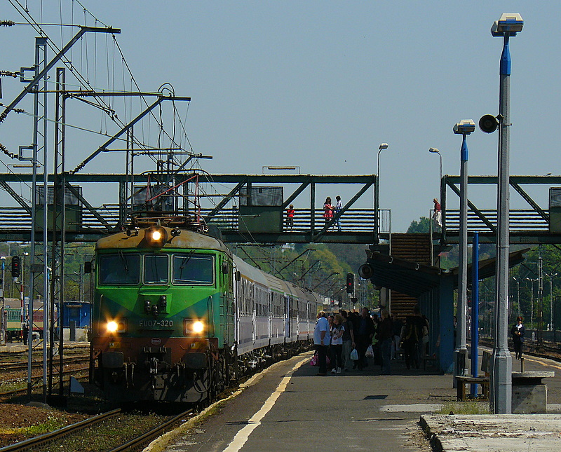 EU07-320