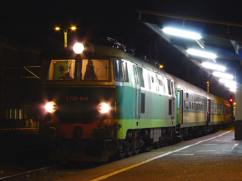 ET22-898