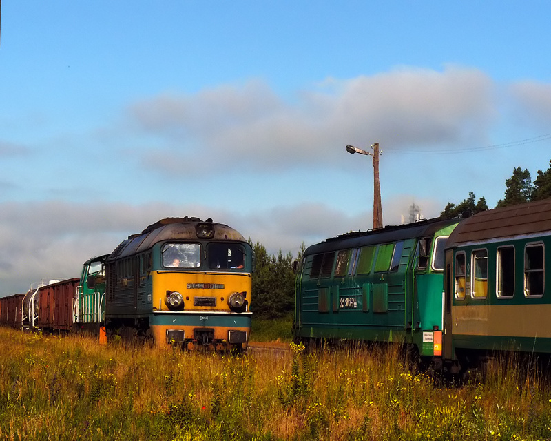 ST44-1081 + SU45-244