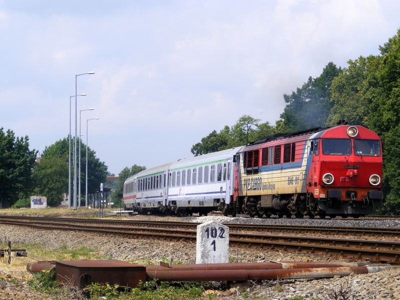 SU46-011