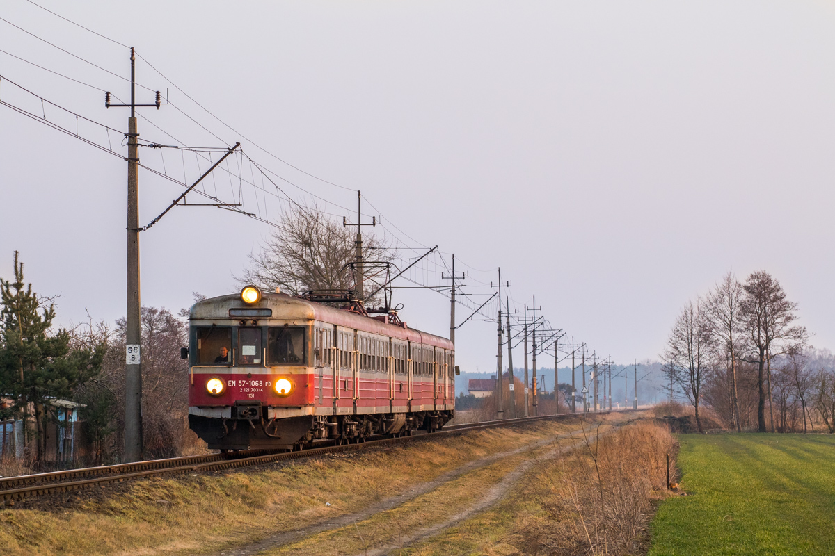 EN57-1068
