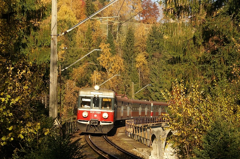 EN57-1752
