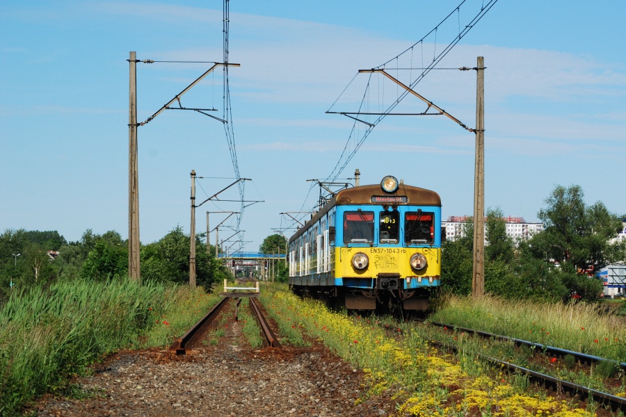 EN57-1043
