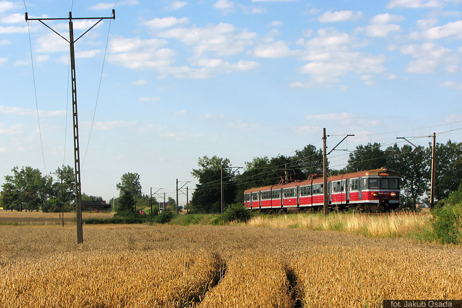 EN57-1027