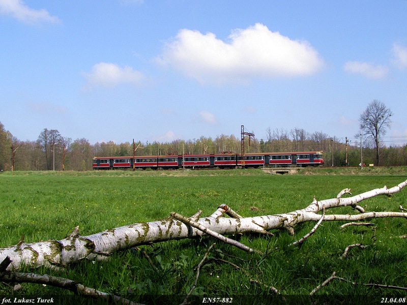 EN57-882