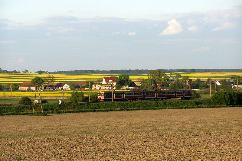 EN57-1782