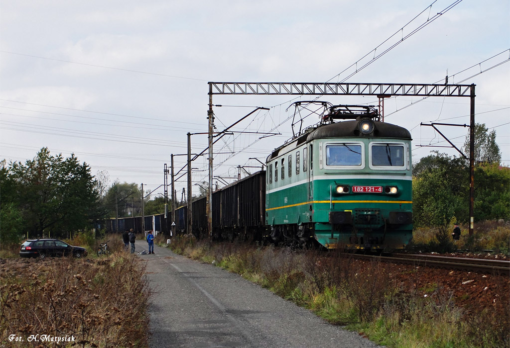 182 121-4