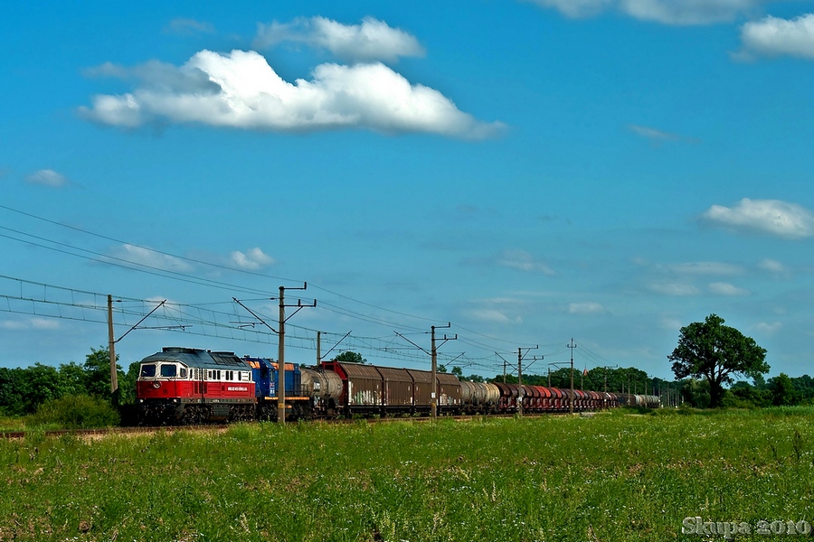 232 105-7 + Tem2-218